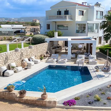 Therros With Private Pool By Estia הרסוניסוס